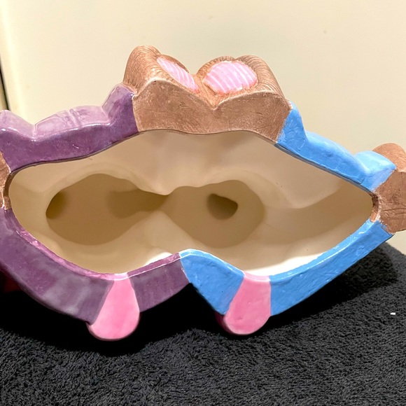 Easter Ceramic Hugging Bunnies - Picture 6 of 6